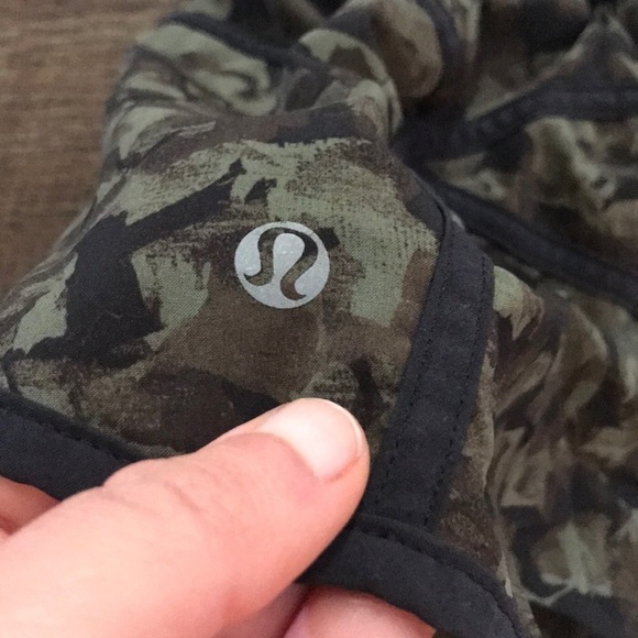 🔥$SALE$🔥 Lululemon Tracker Short Mystic Jungle - Picture 6 of 9